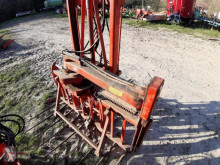 Distribución de forraje Kuhn Kuhn B1201E usado