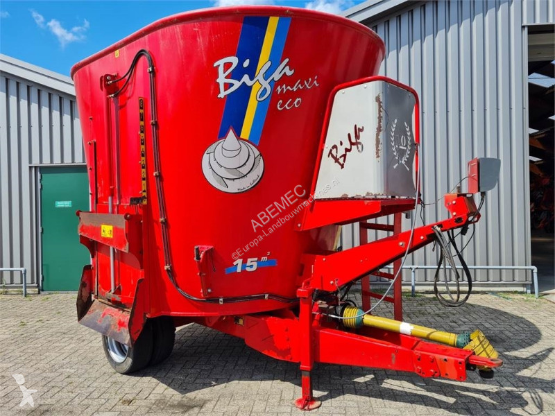Distribution de fourrage Peecon biga 15-245