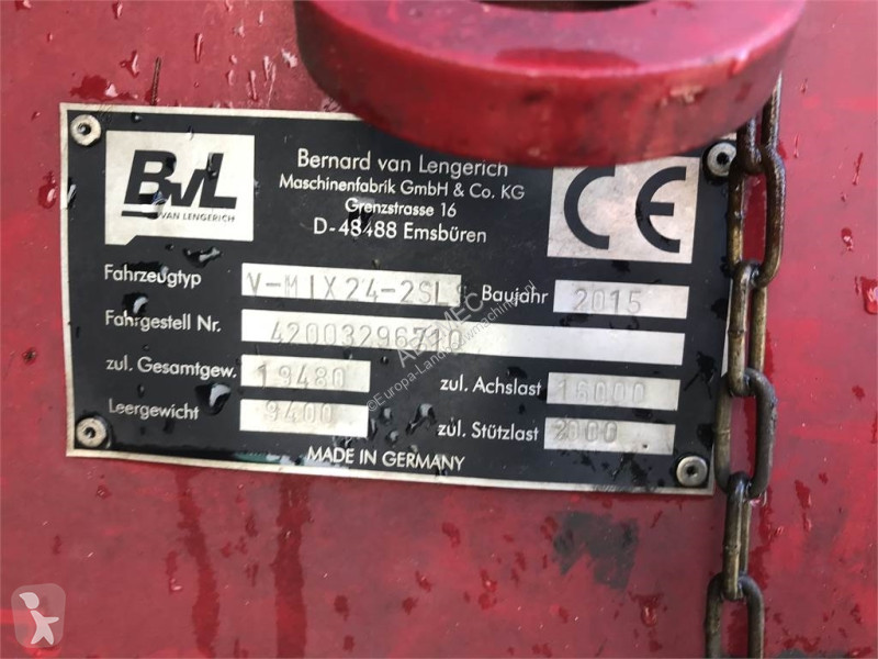 Distribution de fourrage BVL v mix fill plus...