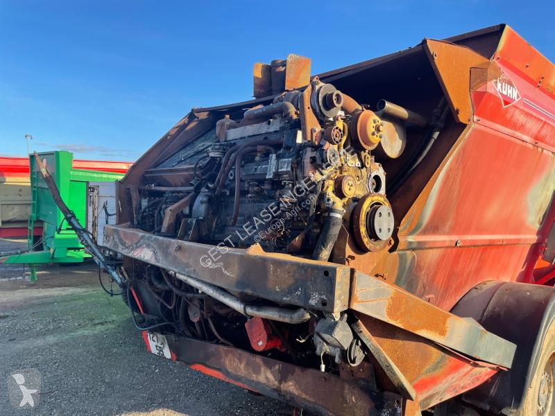 Distribution de fourrage Kuhn  SP 14