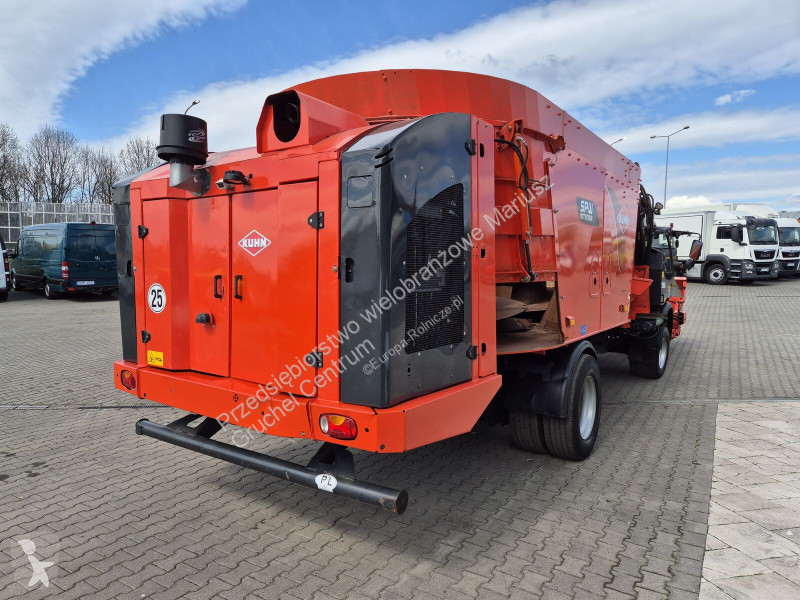 Dávkovanie krmiva Kuhn SPW 22 Intense / LOW MTH...