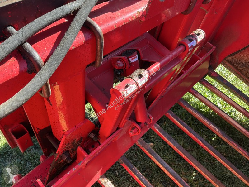 Distribution de fourrage Redrock Alligator 130...