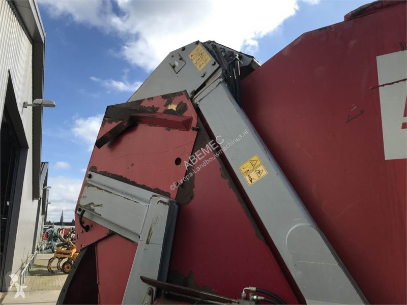 Distribution de fourrage BVL v mix fill plus...