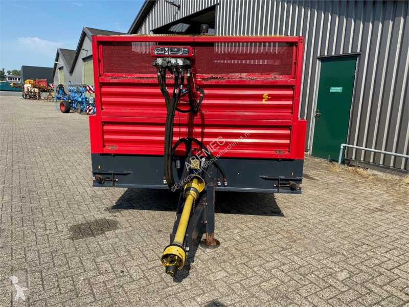 Distribution de fourrage Schuitemaker Amigo 40S