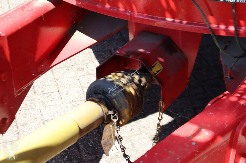 Distribuição forragens Peecon VMF 130