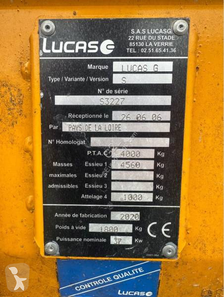 Distribución de forraje Lucas Castor 30 R
