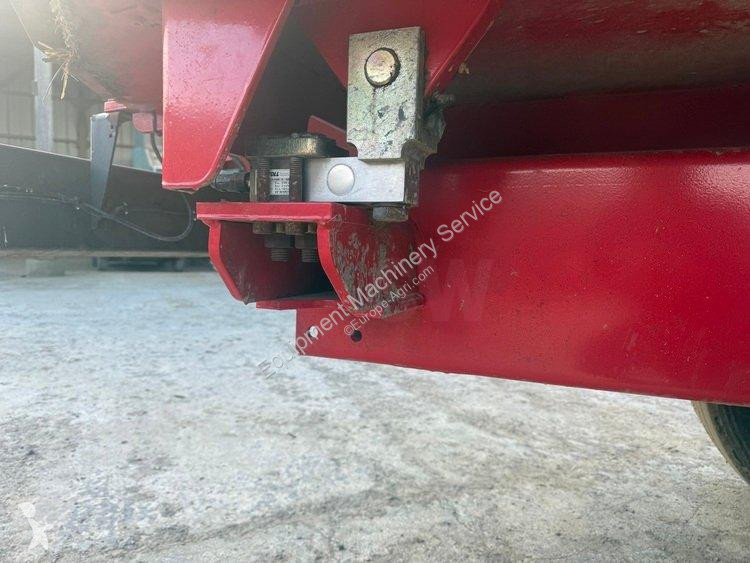 Distribution de fourrage JF  FEEDER VM 18
