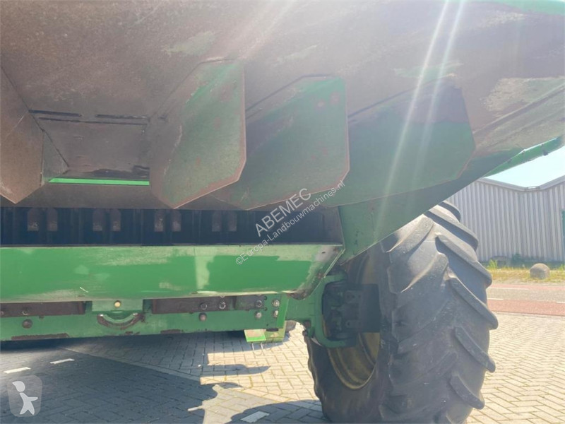 Foderdistribution John Deere 9880 STS combine
