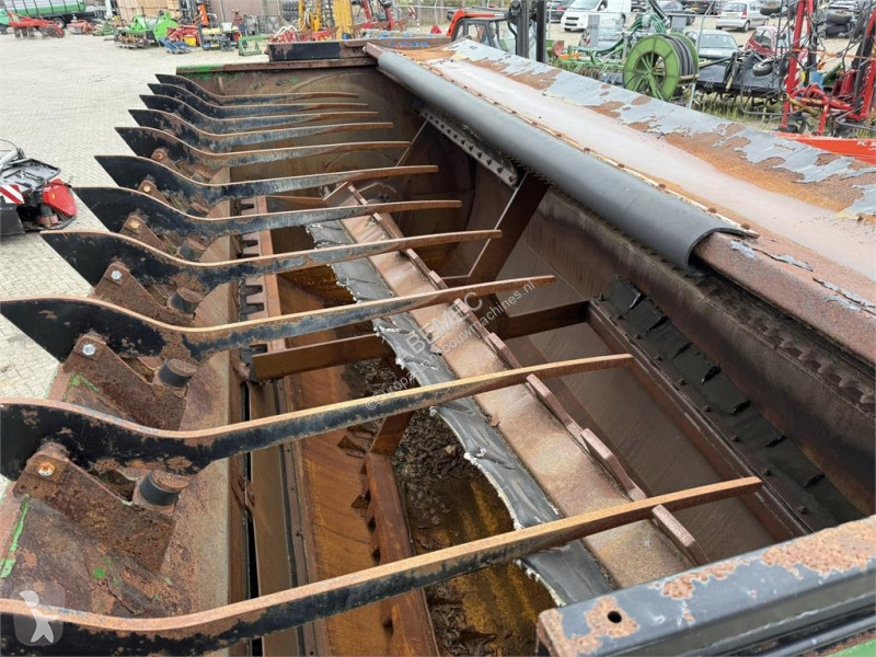 Distribuição forragens Keenan MechFiber 360