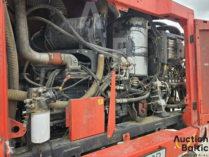 Distribución de forraje Kuhn SPW 14 Compact