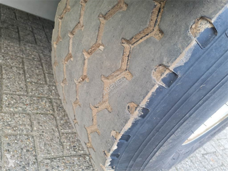 Distribution de fourrage Storti Greyhound 20 m3...