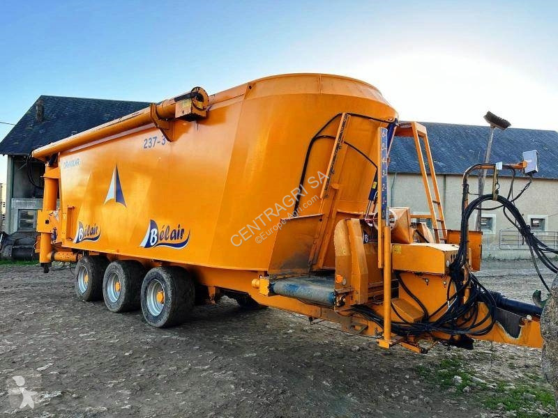 Distribution de fourrage Belair DRAKKAR 237-3