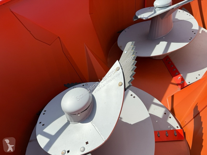 Distribution de fourrage Kuhn Profile 16.2