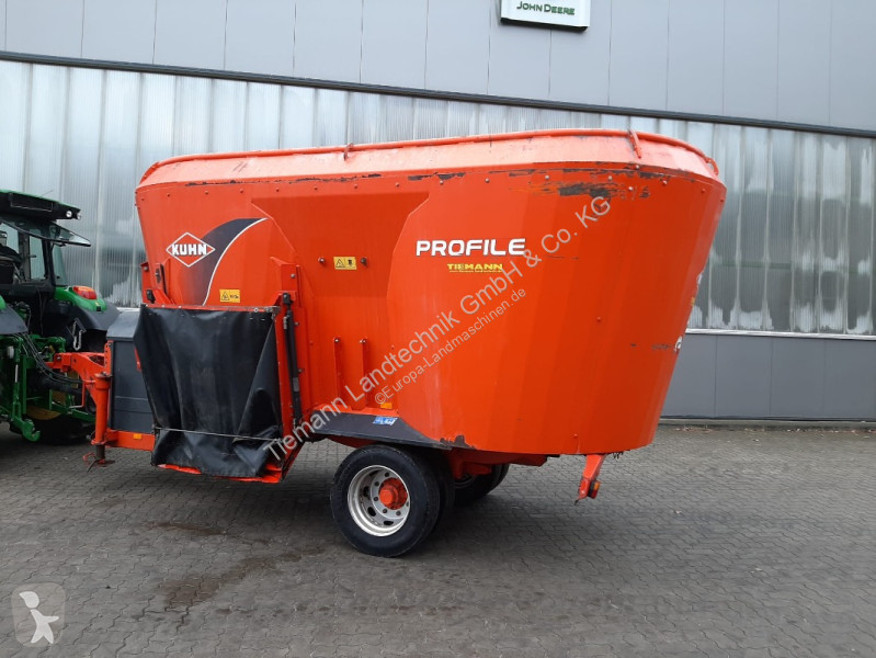Distribution de fourrage Kuhn PROFILE 1670 SELECT