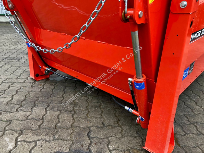 Distribution de fourrage Kuhn PRIMOR 2060 S
