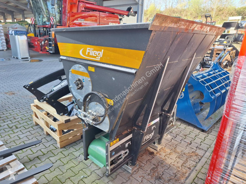 Foderdistribution Fliegl  EINSTREUSCHAUFEL 175...