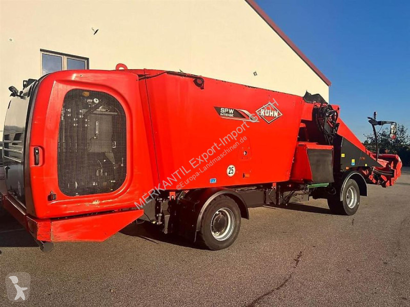 Distribuição forragens Kuhn  14.2 CS