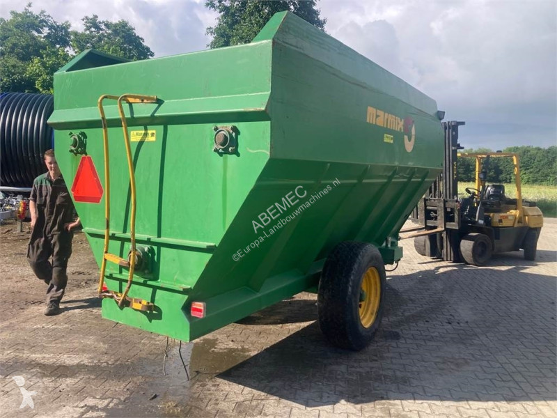 Distribution de fourrage Marmix 15 m3