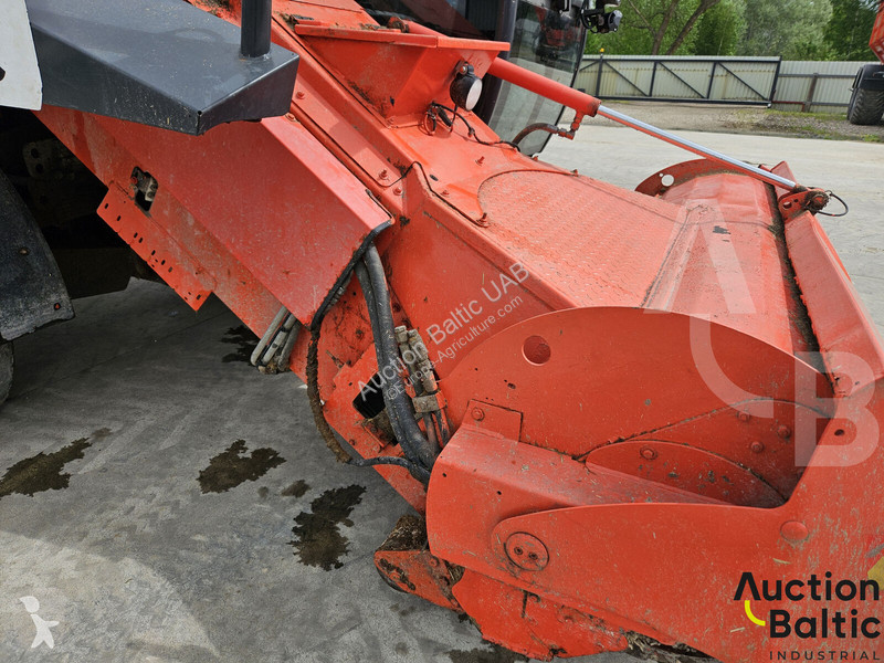 Distribución de forraje Kuhn SPW 14 Compact