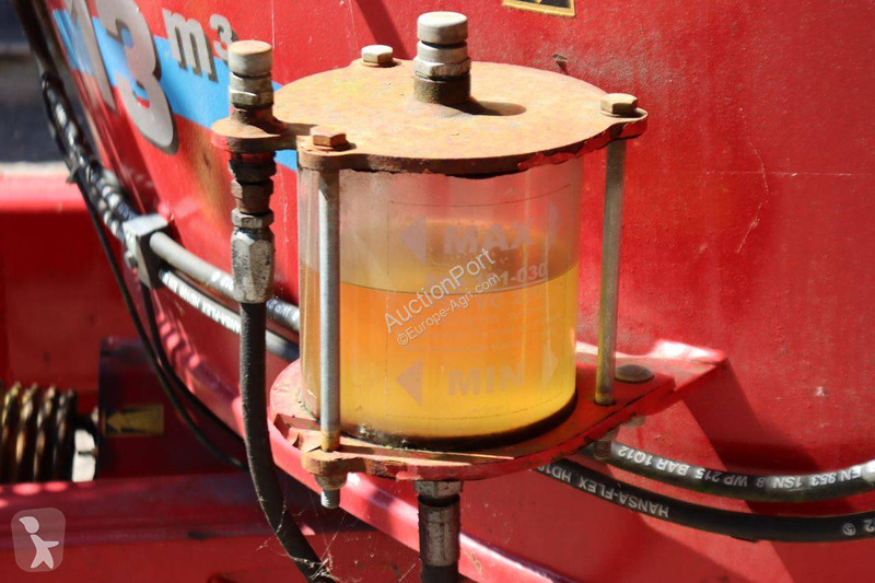 Distribuição forragens Peecon VMF 130
