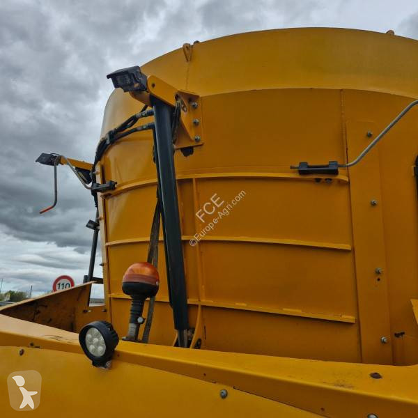 Distribution de fourrage Аvers-Аgro Autospire 240