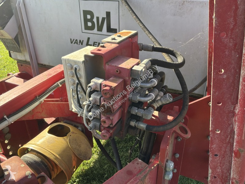 توزيع الأعلاف BVL V Mix Plus 10 LS