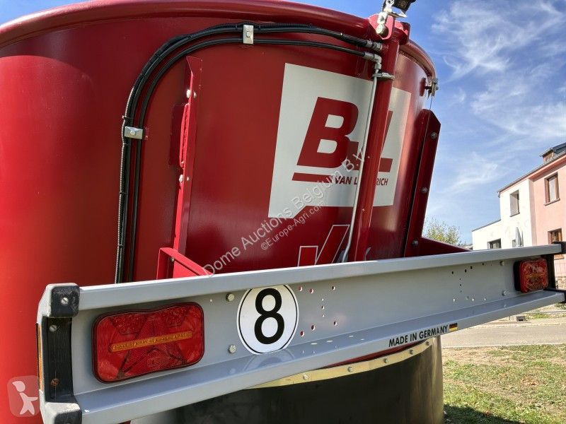 Distribution de fourrage BVL V-MIX Plus 17N-2S
