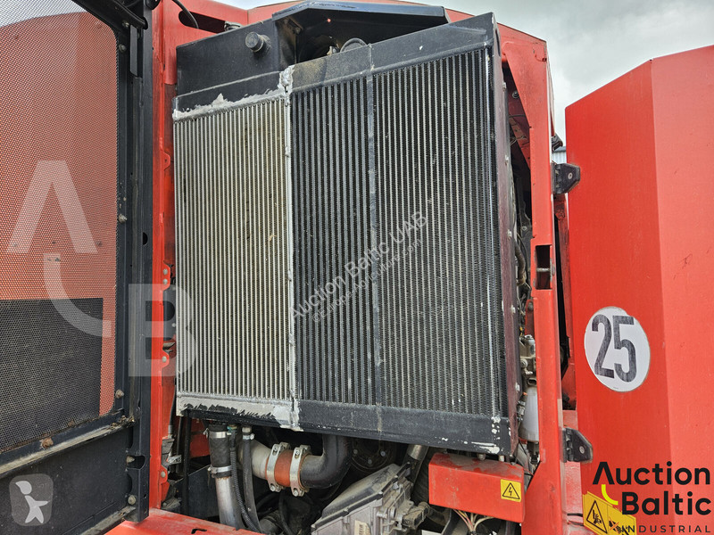 Distribución de forraje Kuhn SPW 14 Compact