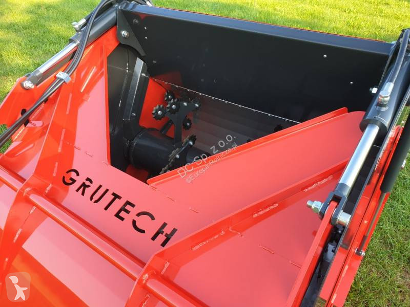 Distribution de fourrage Grutech...