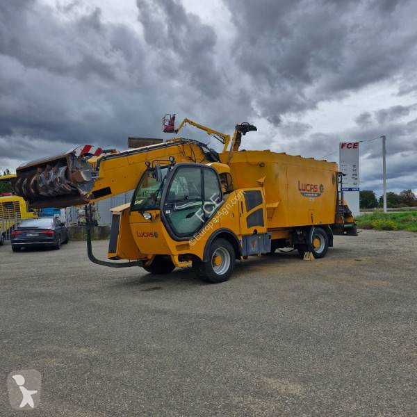 Distribution de fourrage Аvers-Аgro Autospire 240