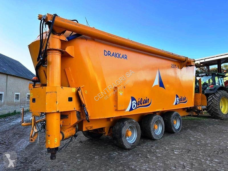 Distribution de fourrage Belair DRAKKAR 237-3