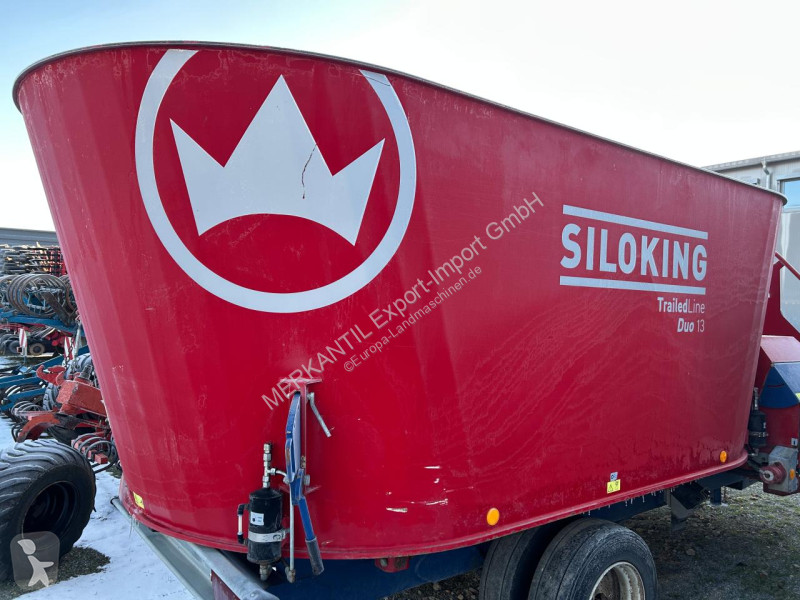 Distribution de fourrage Siloking Trailed Line...