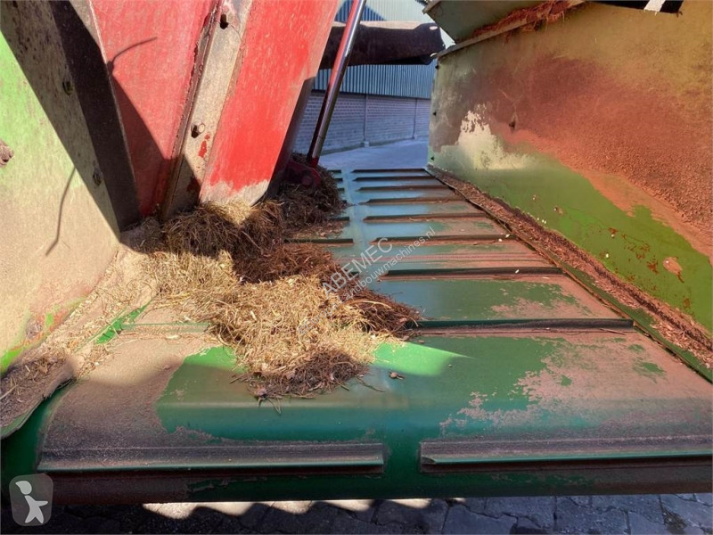 Distribution de fourrage Strautmann Verti-Mix...