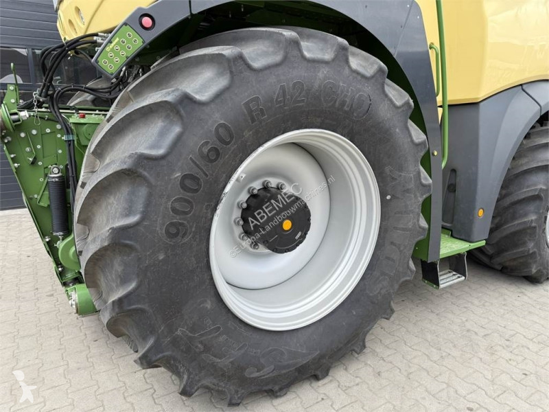 Distribution de fourrage BigX 630
