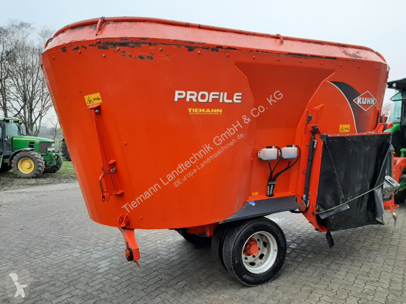 Distribution de fourrage Kuhn PROFILE 1670 SELECT