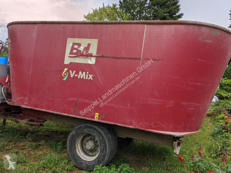 Distribuição forragens V-MIX 17N 2S