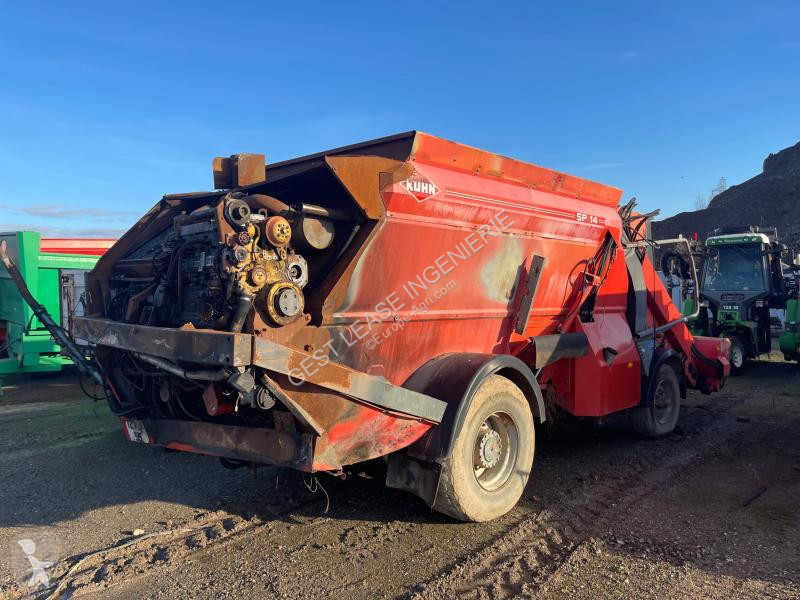 Distribution de fourrage Kuhn SP 14
