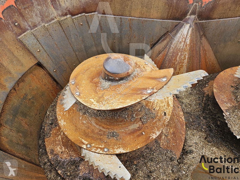 Distribución de forraje Kuhn SPW 14 Compact
