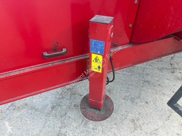 Distribution de fourrage JF  FEEDER VM 18