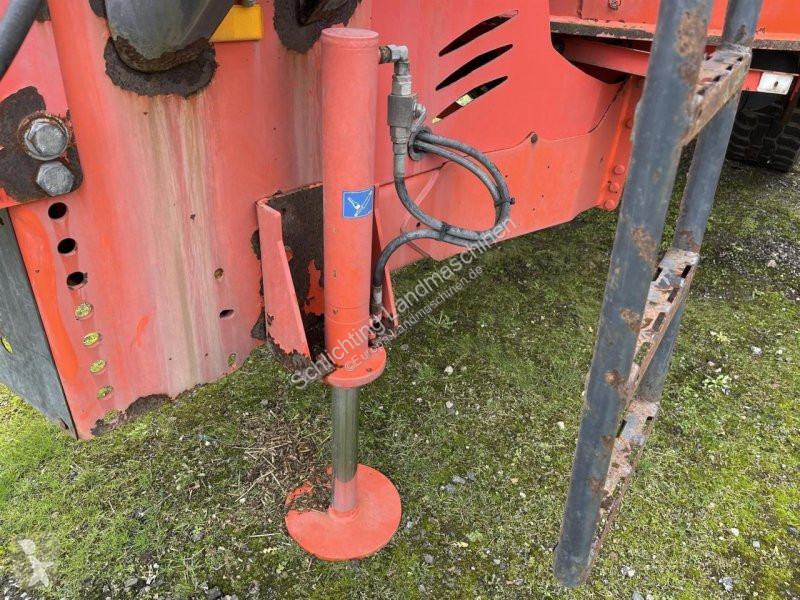 Distribution de fourrage Kuhn  EUROMIX 1 1880