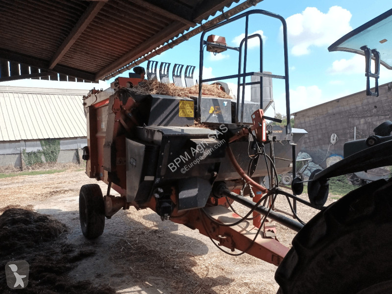 Distribution de fourrage Kuhn