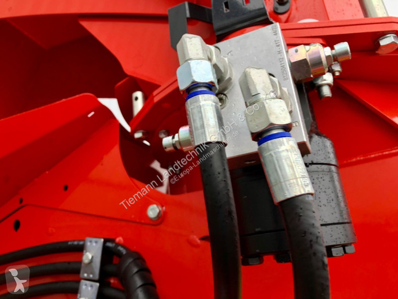 Distribution de fourrage Kuhn  PRIMOR 2060 S