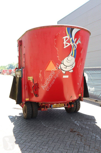 Distribuição forragens Peecon VMF 130