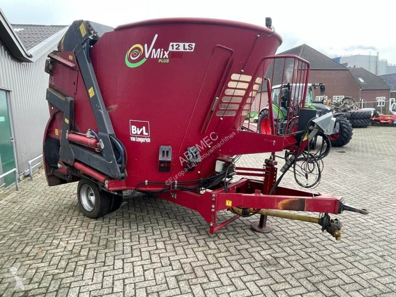 Distribution de fourrage BVL van Lengerich VMIX...