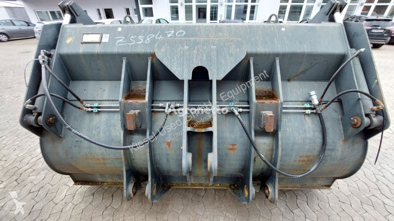 Distribution de fourrage  Kiesel LRT ZW180
