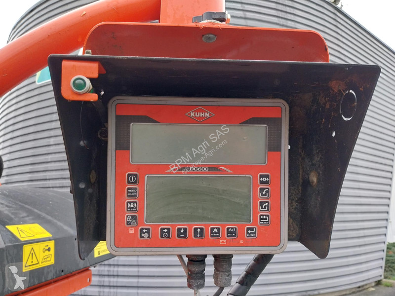 Distribution de fourrage Kuhn