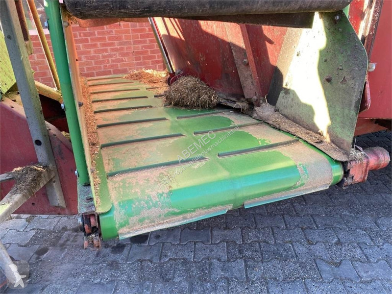 Distribution de fourrage Strautmann Verti-Mix...