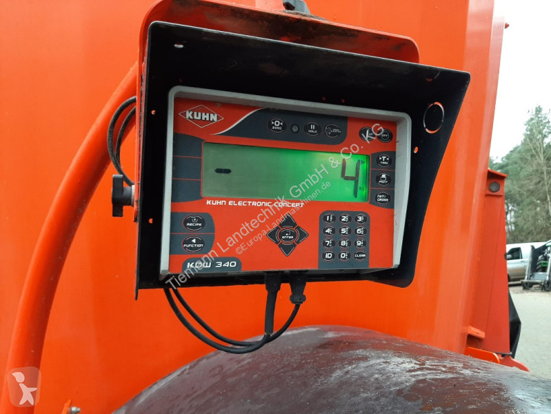 Distribution de fourrage Kuhn  PROFILE 1670 SELECT