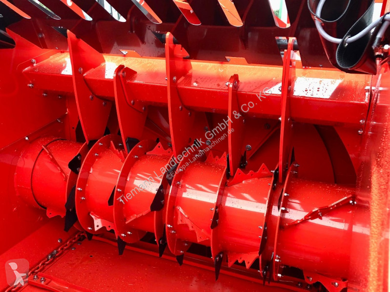 Distribution de fourrage Kuhn  PRIMOR 2060 S