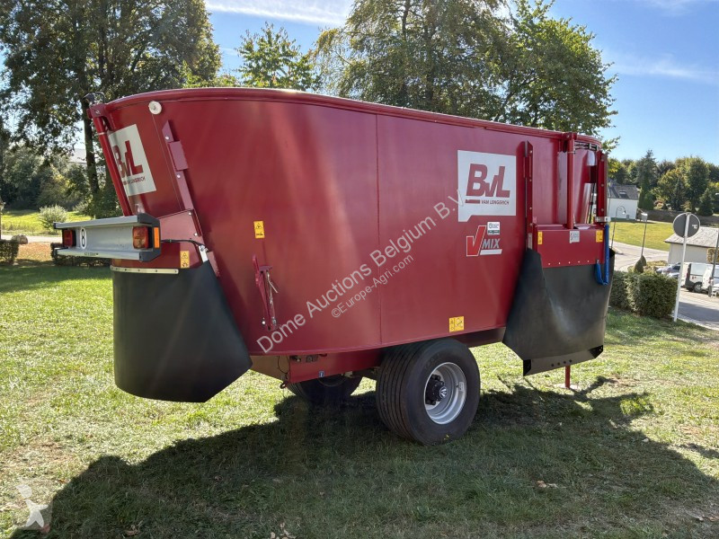 Distribution de fourrage BVL V-MIX Plus 17N-2S